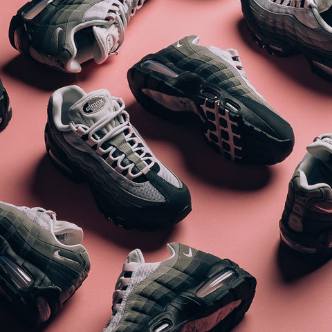 WOMEN'S NIKE AIR MAX 95 OG - BLACK/PINK FOAM