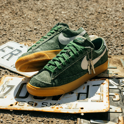 NIKE BLAZER LOW BOOK 'CHEVY' - TM DARK GREEN/SAIL
